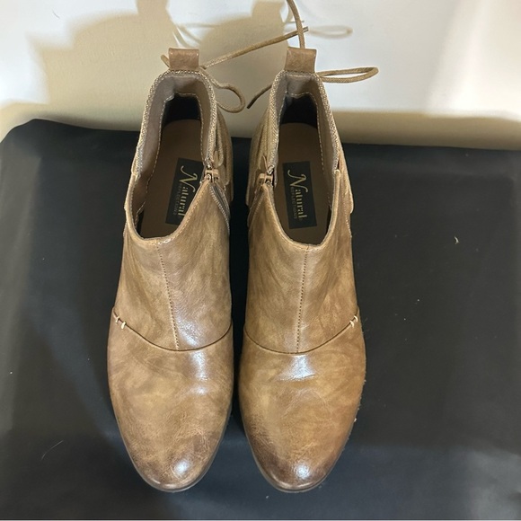 Natural Reflections Tan Boots with Lace Up Back Sz 10 - Picture 7 of 9